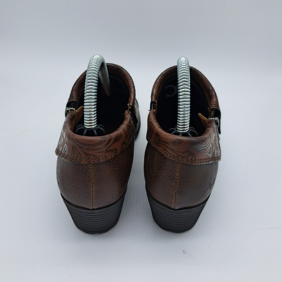 BOC Born Womens Size 6 Clogs Brown Embossed Leather Booties Zipper Heels EUC - Picture 5 of 9